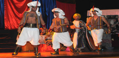 EL ESPECTÁCULO MUSICAL “ALADDIN” SACÓ LAS CARCAJADAS Y APLAUSOS DE LOS MÁS PEQUEÑOS