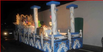 DESFILE DE CARROZAS, FUEGOS Y VERBENA, CIERRE DE LAS FIESTAS PATRONALES